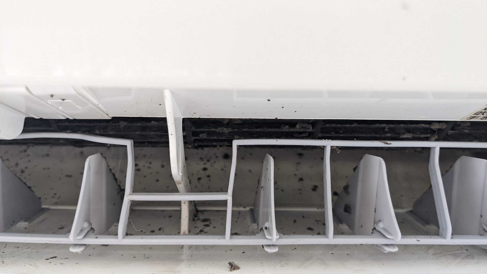 エアコンがカビだらけで赤ちゃんが心配 どんな影響があるのかを説明します Happyblog快適な暮らし